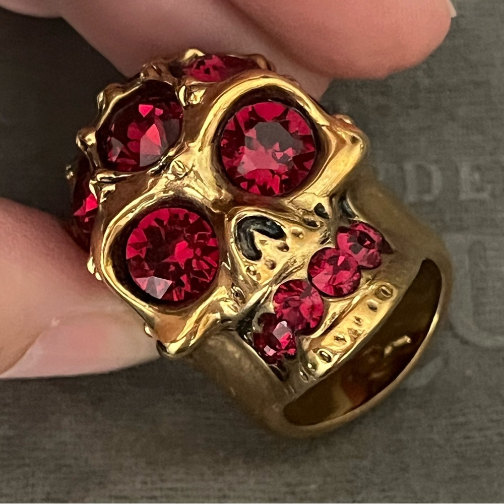 Alexander McQueen Stone Skull Ring - Picture 9 of 13